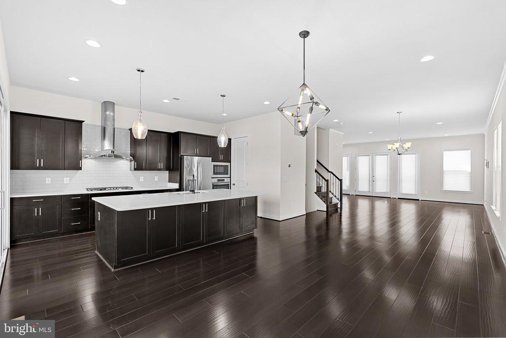23104 SULLIVANS COVE SQUARE