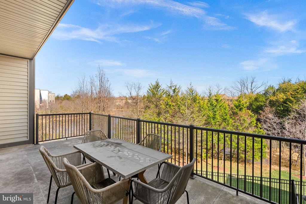 23104 SULLIVANS COVE SQUARE