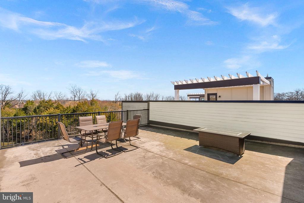 23104 SULLIVANS COVE SQUARE