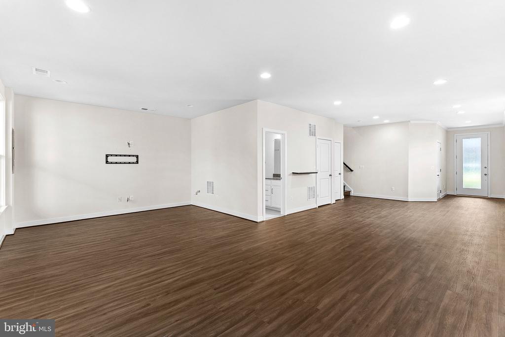 23104 SULLIVANS COVE SQUARE