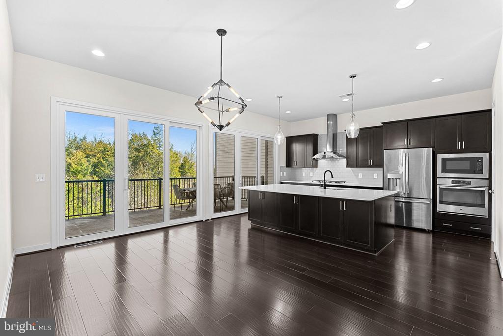 23104 SULLIVANS COVE SQUARE