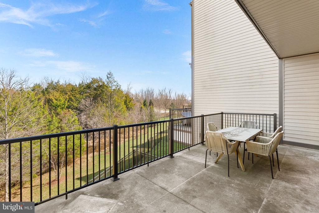 23104 SULLIVANS COVE SQUARE