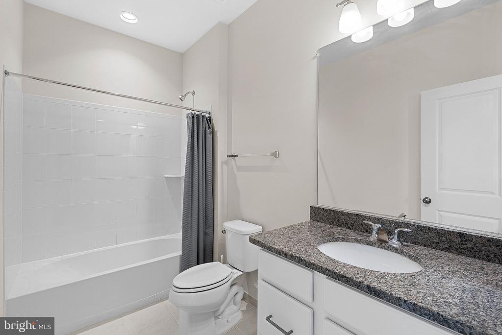 23104 SULLIVANS COVE SQUARE