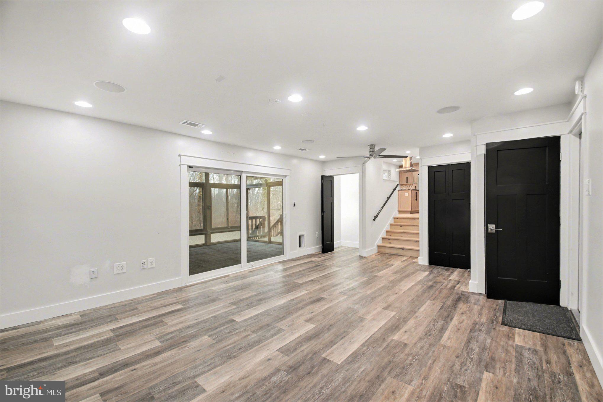 24 LIPSCOMB COURT