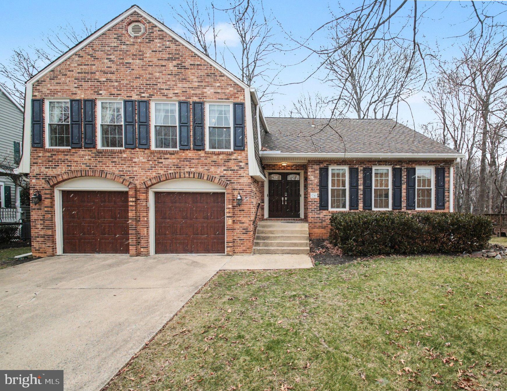24 LIPSCOMB COURT