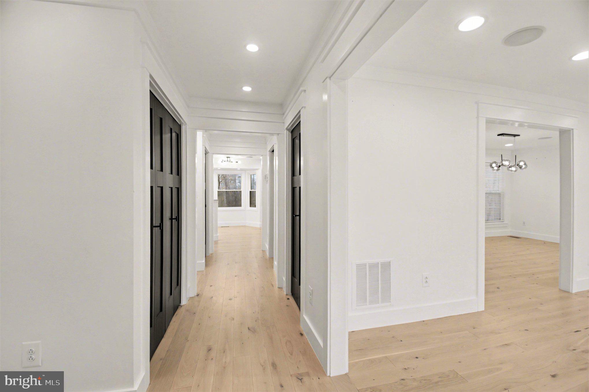 24 LIPSCOMB COURT