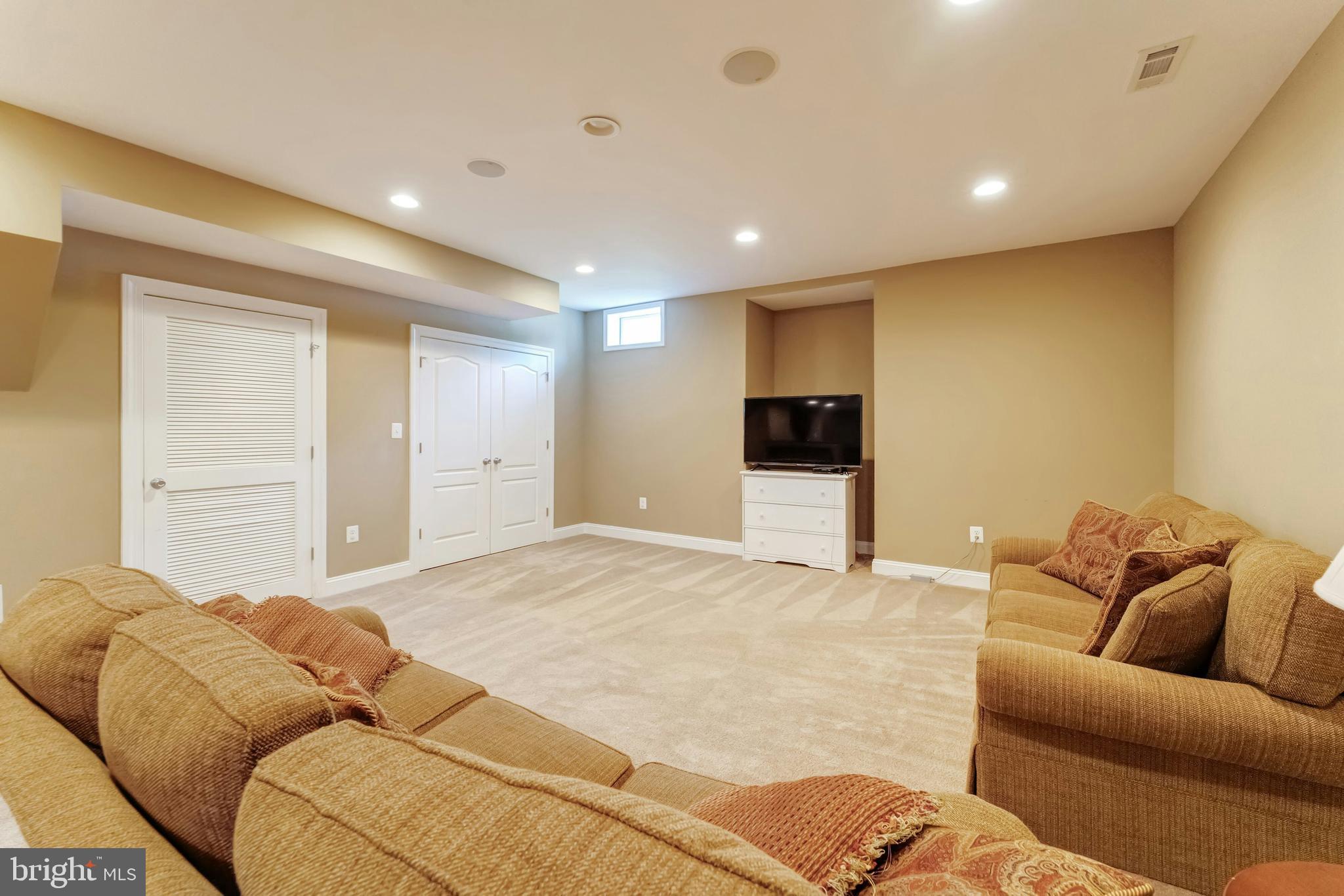 20258 KENTUCKY OAKS COURT