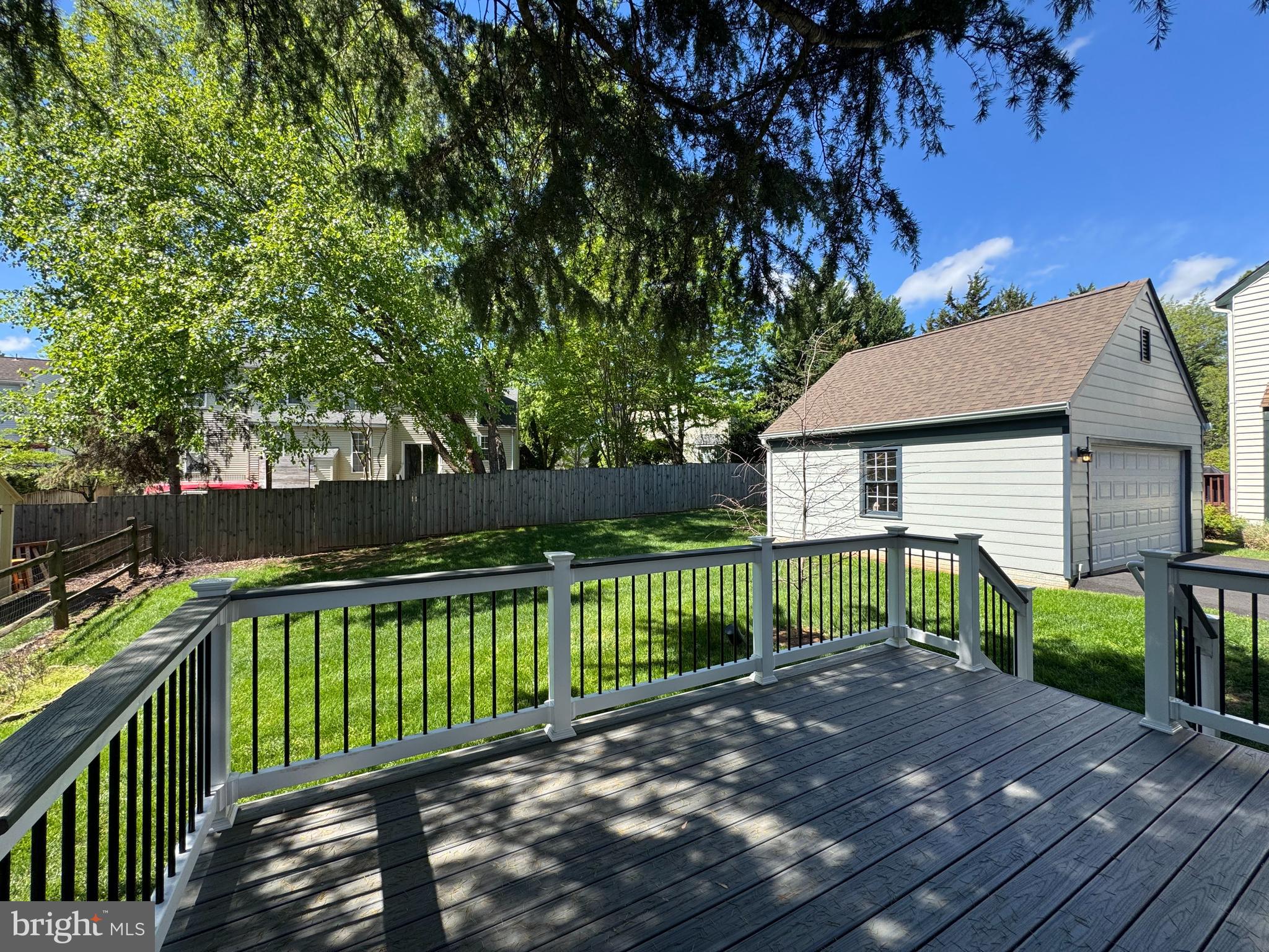 15 LINDEN HILL WAY SW