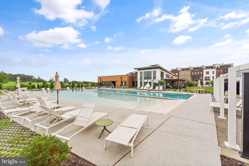 43443 CROSON LANE 300