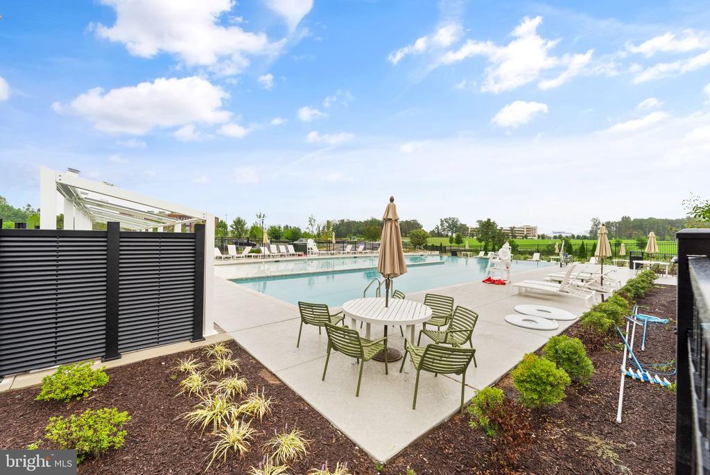 43443 CROSON LANE 300