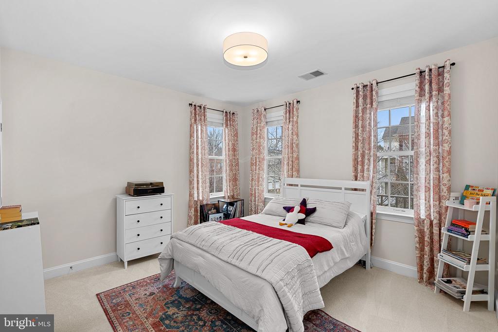 19033 QUIVER RIDGE DRIVE