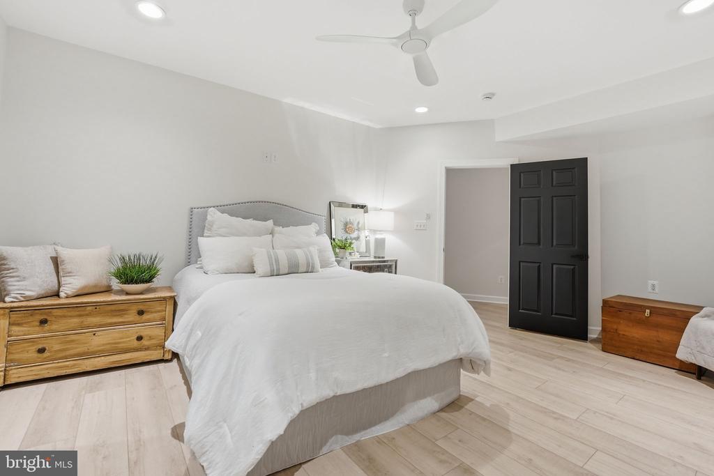 40631 LENAH RUN CIRCLE