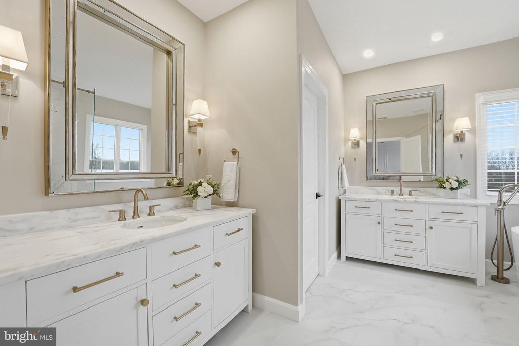 40631 LENAH RUN CIRCLE