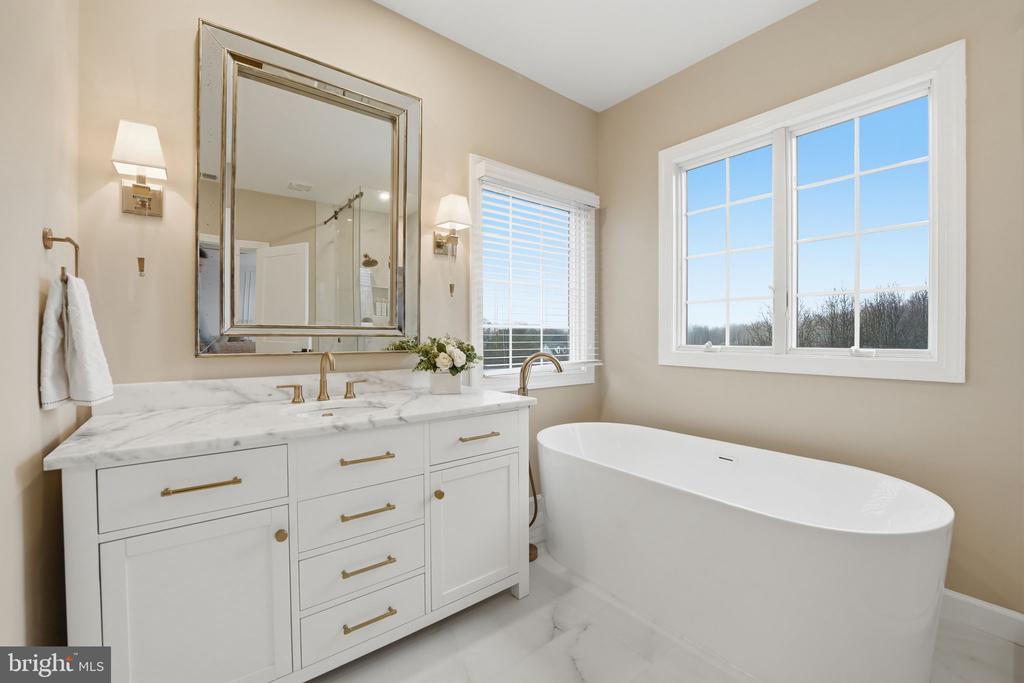 40631 LENAH RUN CIRCLE