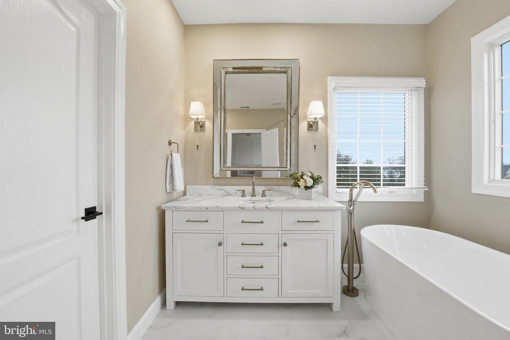 40631 LENAH RUN CIRCLE