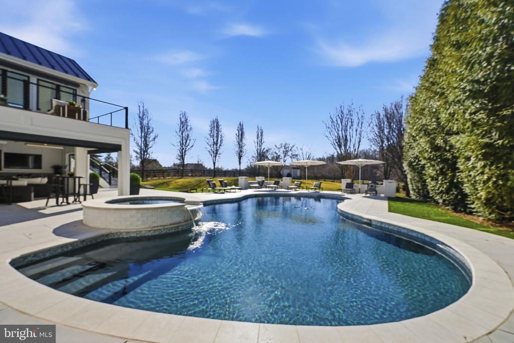 40631 LENAH RUN CIRCLE