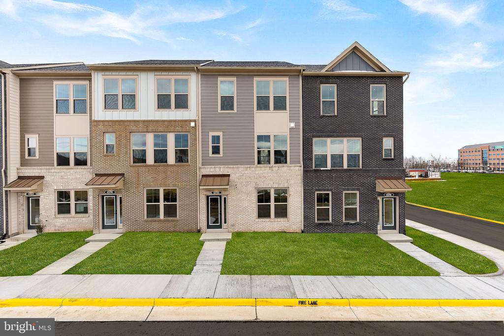 43798 MYSTIC MAROON TERRACE