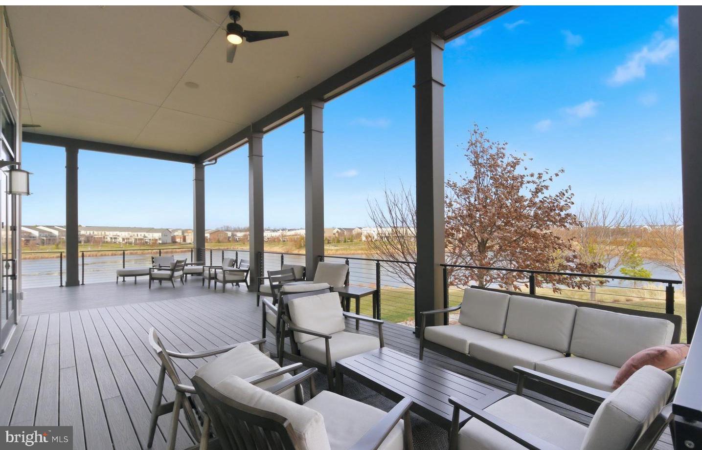 23669 GOLDEN EMBERS SQUARE 204