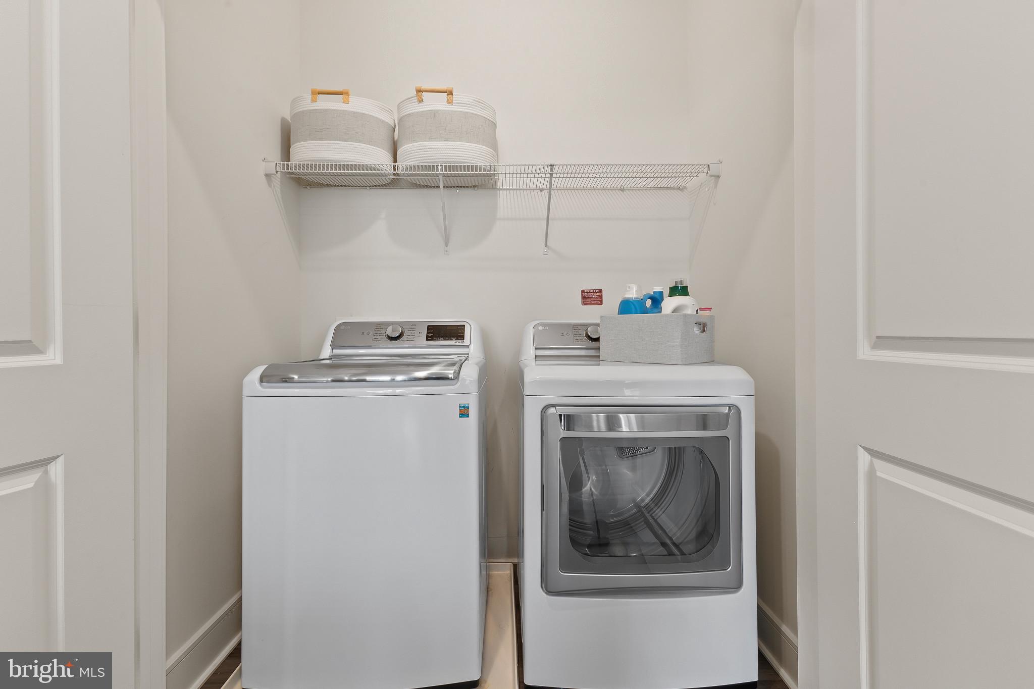 23669 GOLDEN EMBERS SQUARE 204