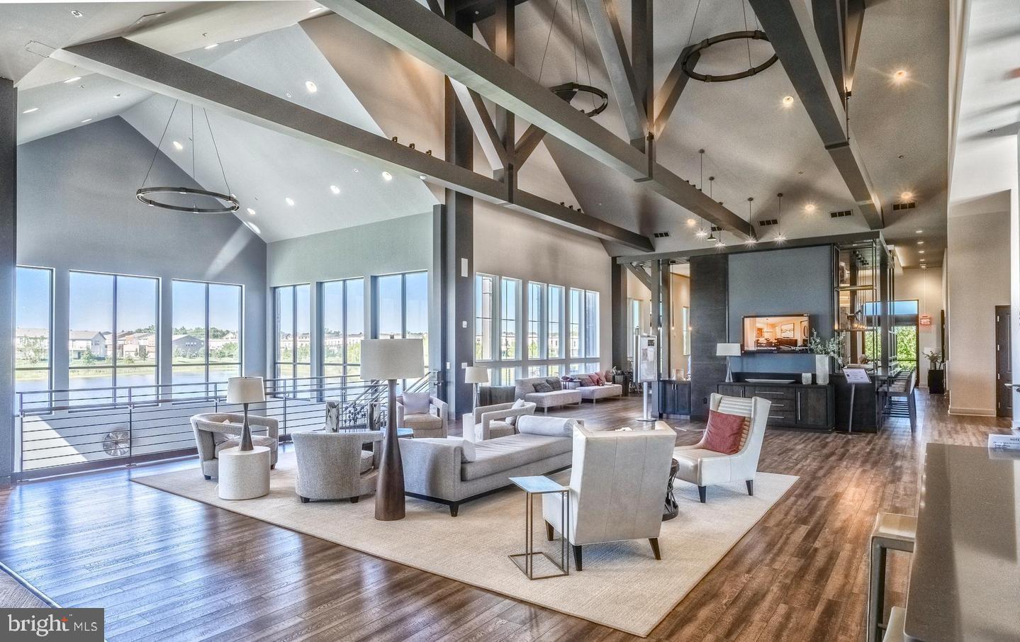 23669 GOLDEN EMBERS SQUARE 204