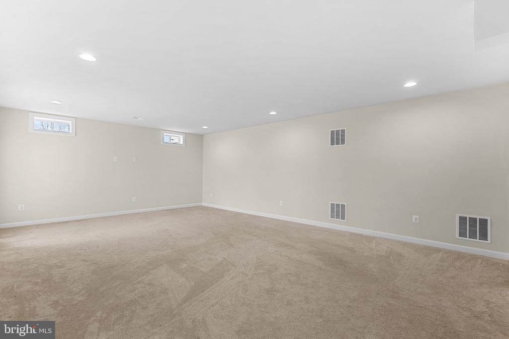 35639 CREEKS EDGE LANE