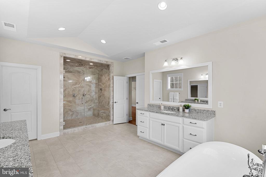 35639 CREEKS EDGE LANE