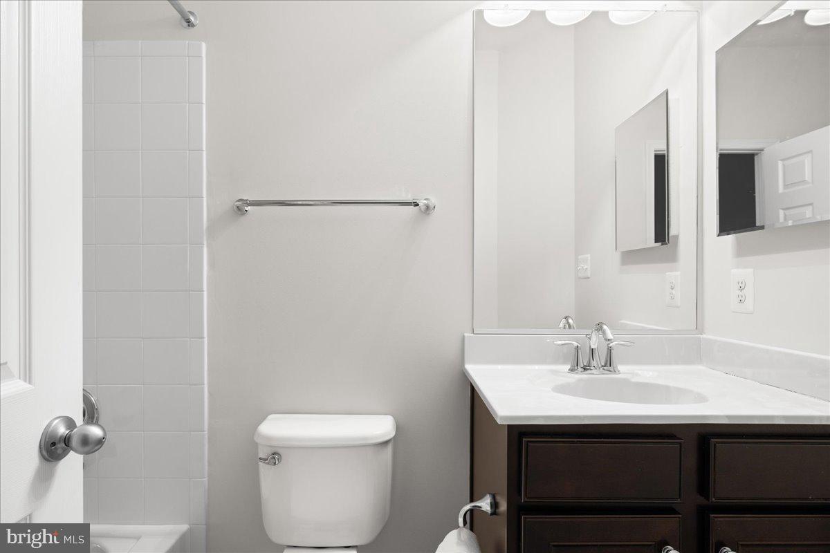 1590 KINNAIRD TERRACE NE