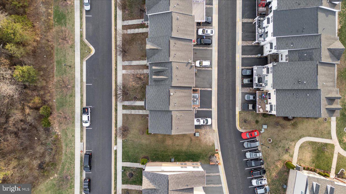 1590 KINNAIRD TERRACE NE