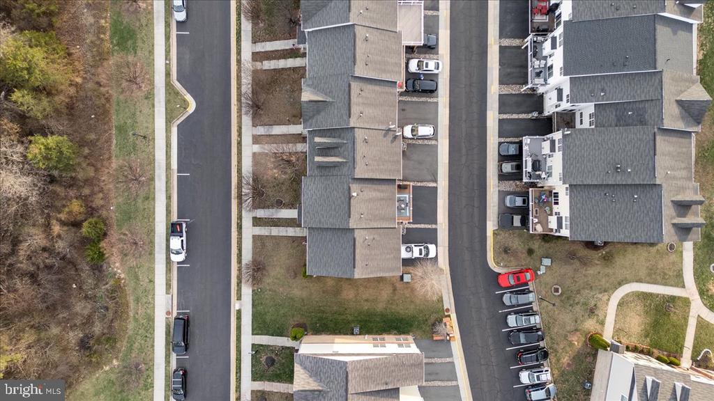 1590 KINNAIRD TERRACE NE