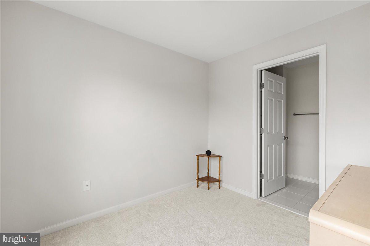 1590 KINNAIRD TERRACE NE