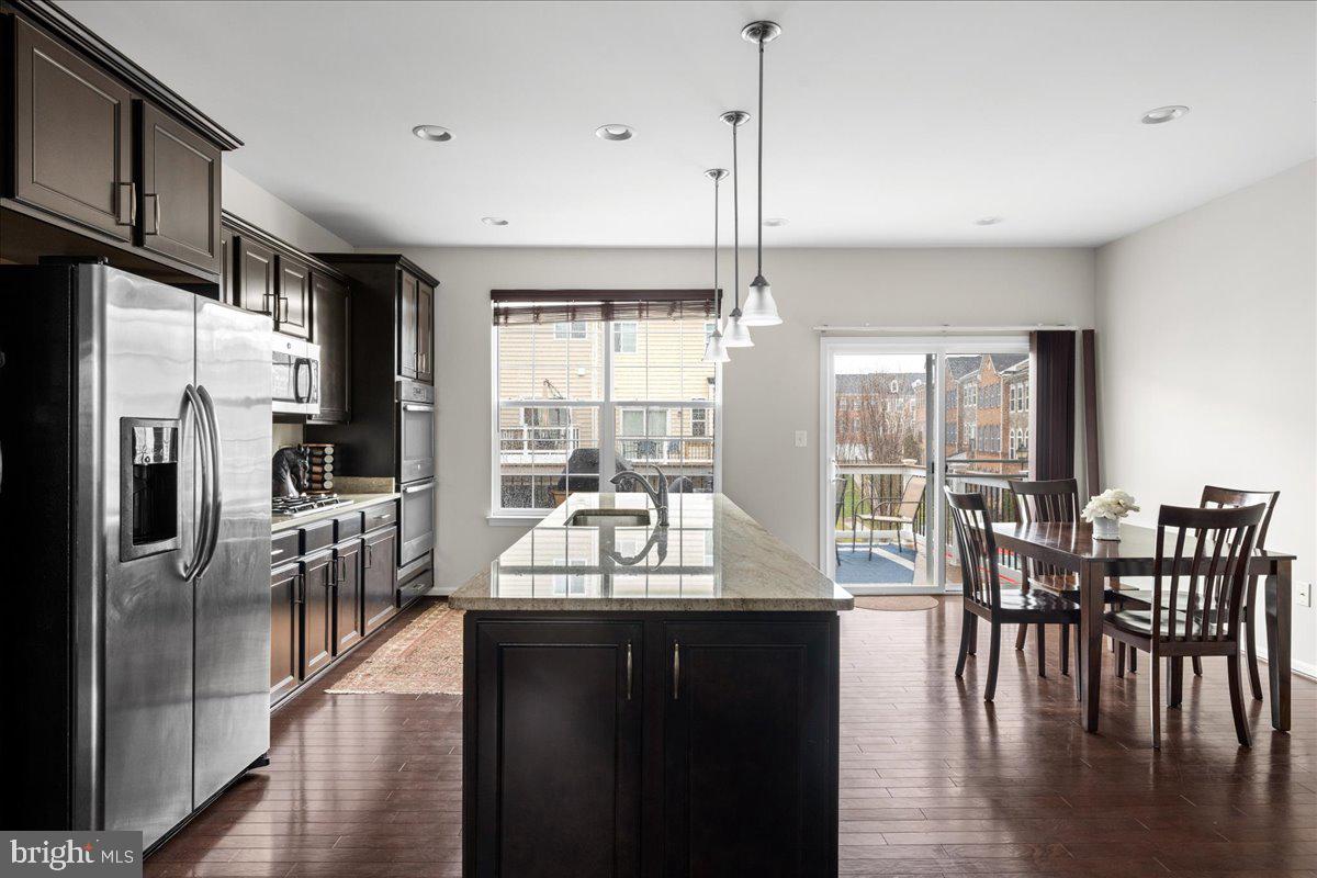 1590 KINNAIRD TERRACE NE