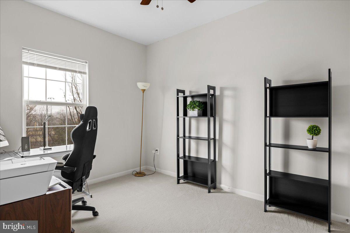 1590 KINNAIRD TERRACE NE