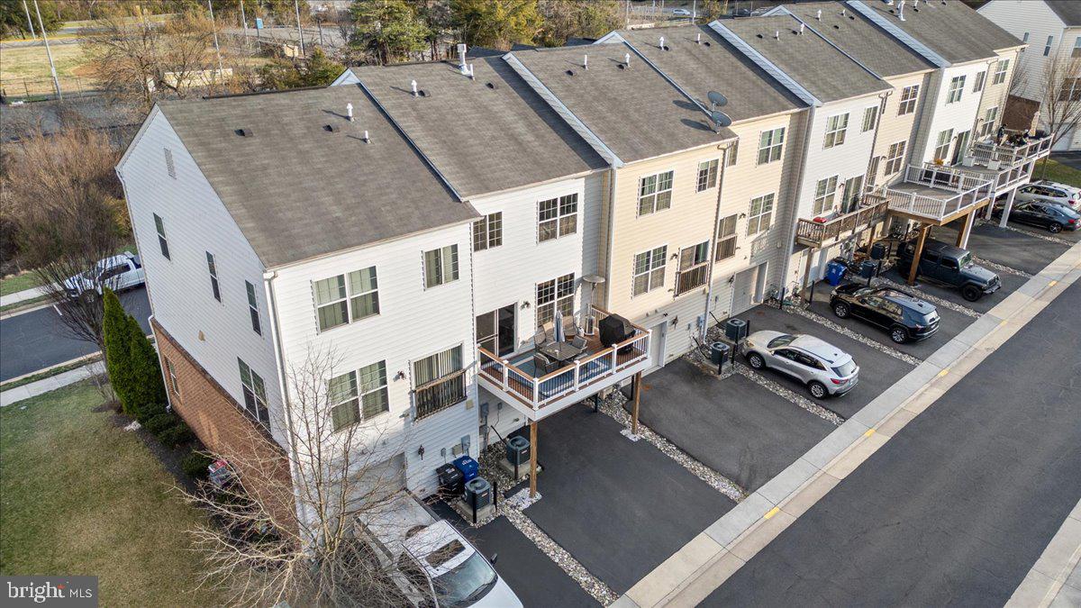 1590 KINNAIRD TERRACE NE