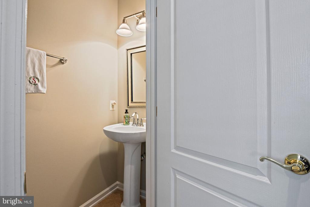 44367 ADARE MANOR SQUARE