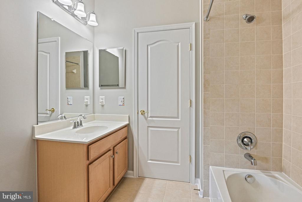 44367 ADARE MANOR SQUARE