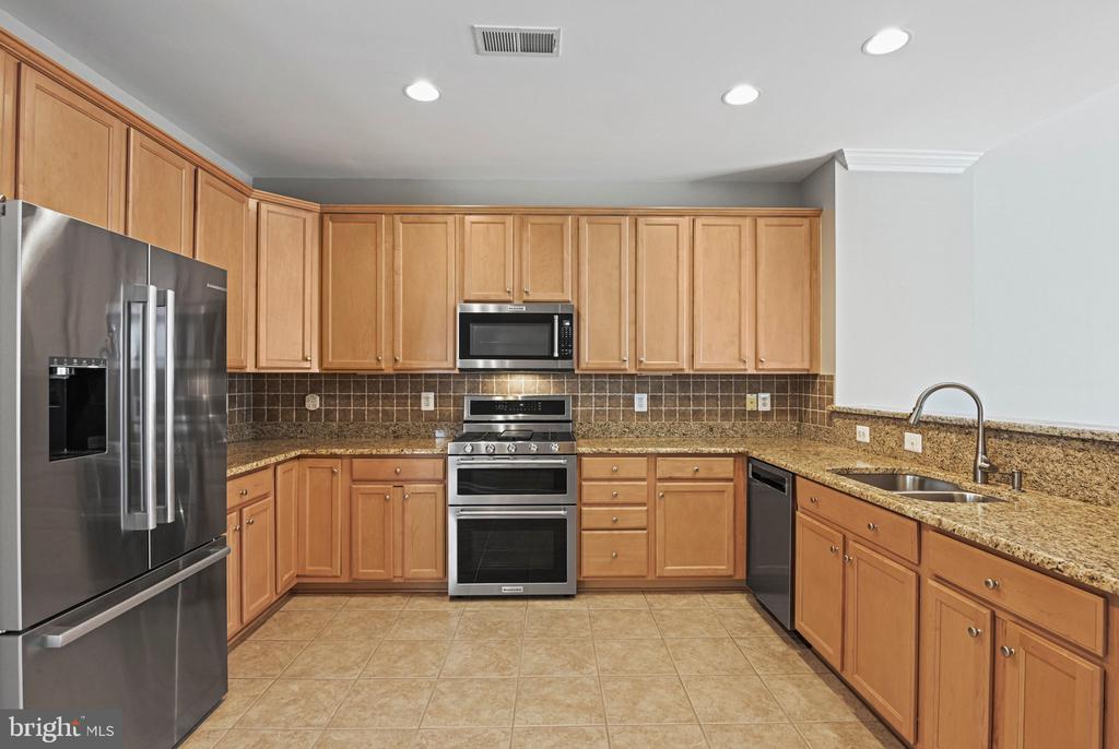 44367 ADARE MANOR SQUARE