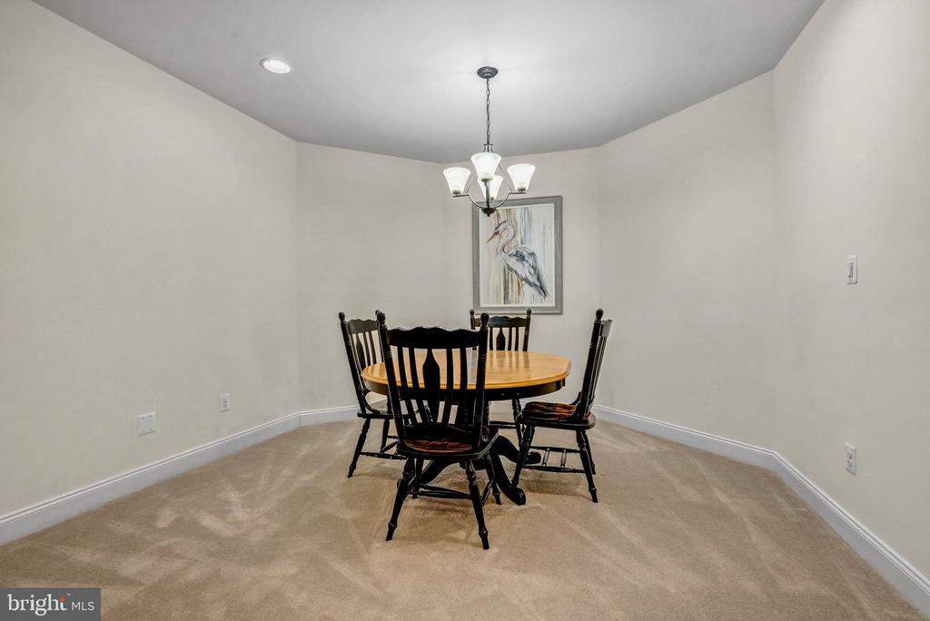 41513 DEER POINT COURT
