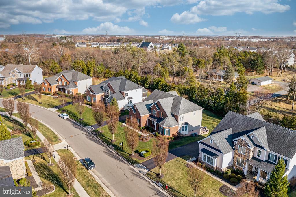 41513 DEER POINT COURT