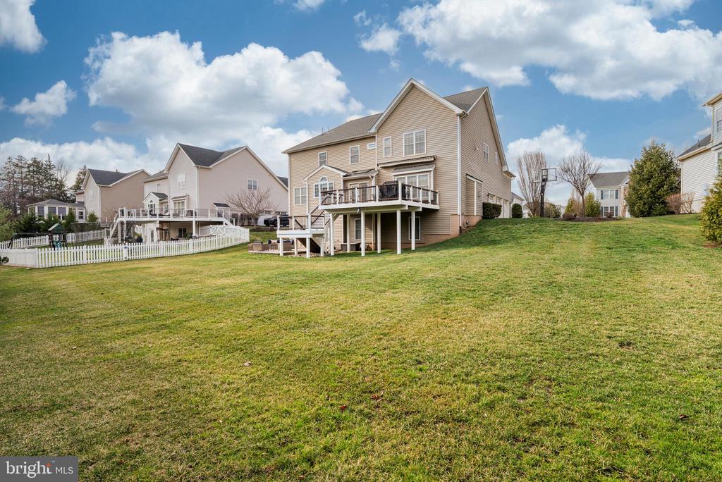 41513 DEER POINT COURT