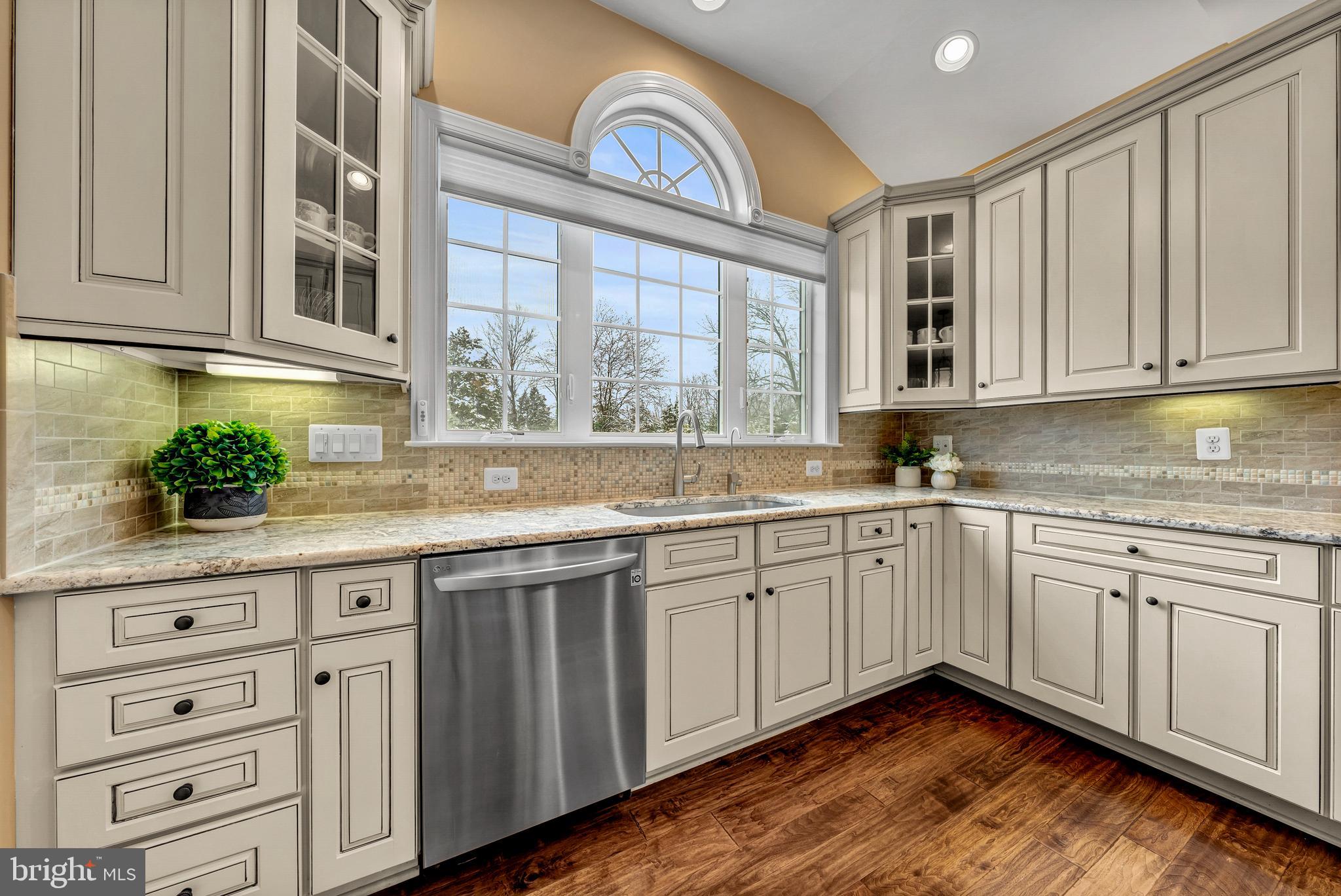 41513 DEER POINT COURT