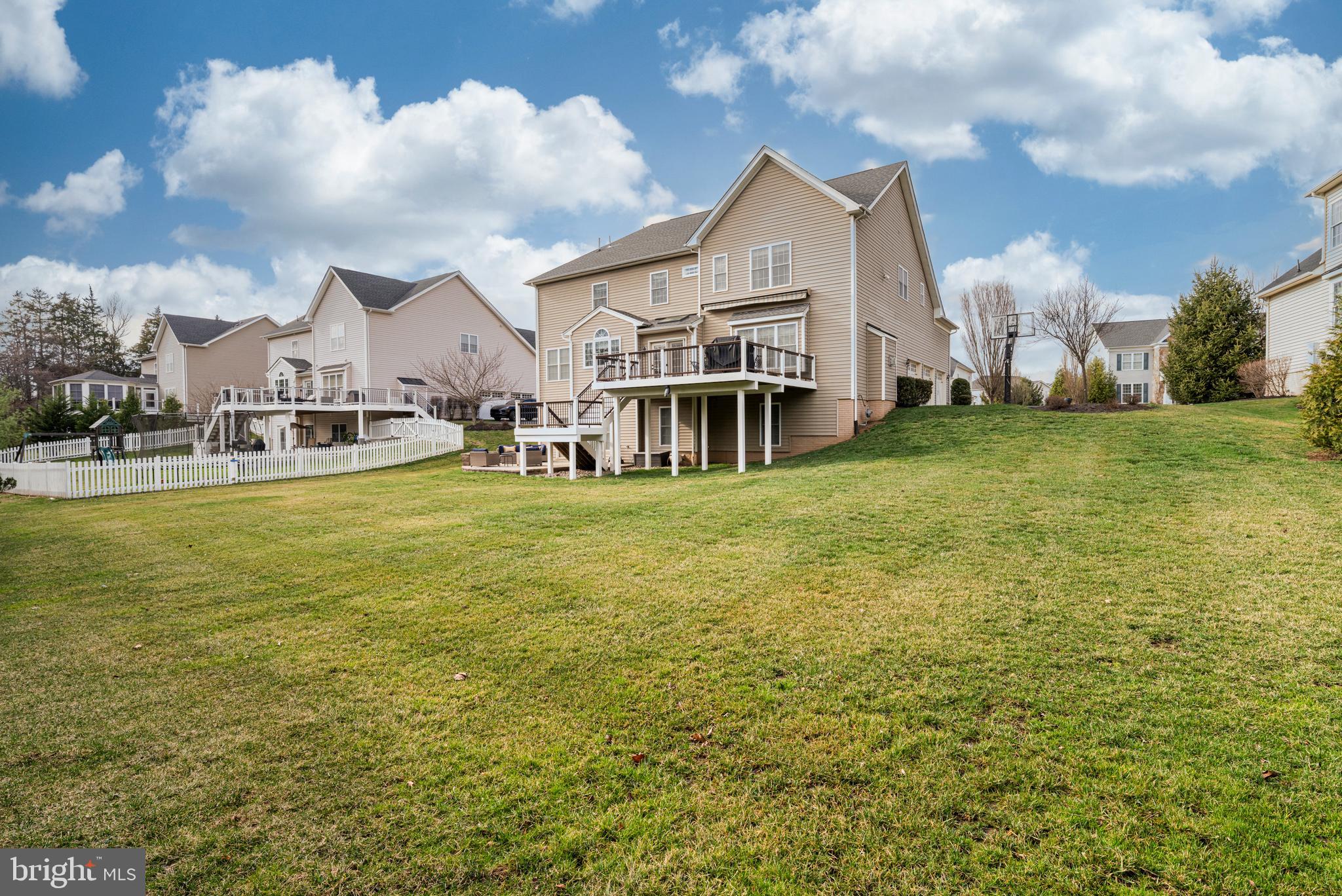 41513 DEER POINT COURT