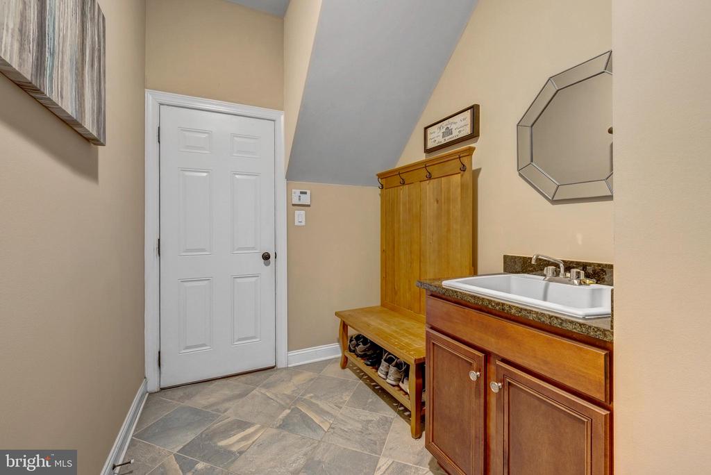 41513 DEER POINT COURT