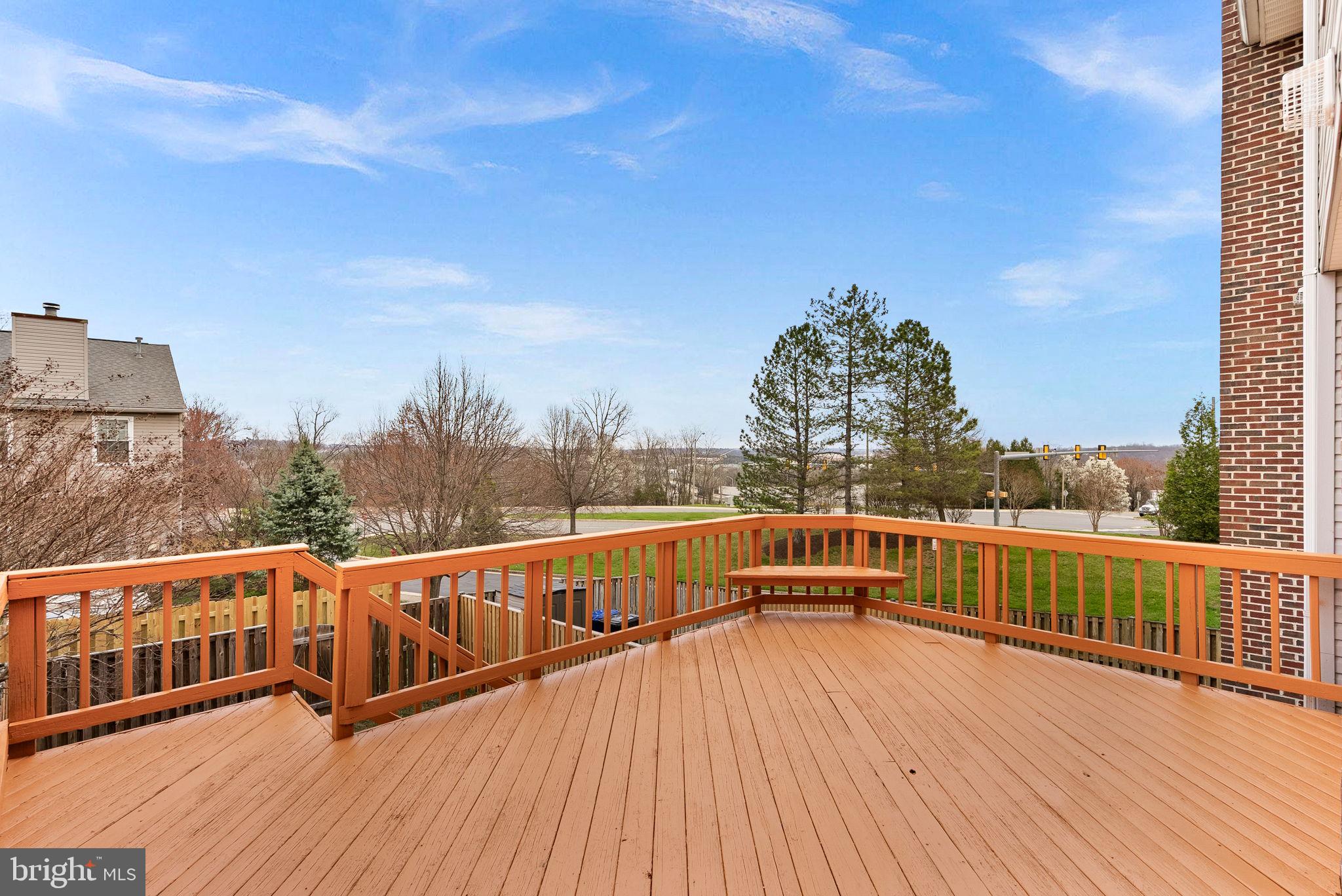 412 NIKKI TERRACE SE