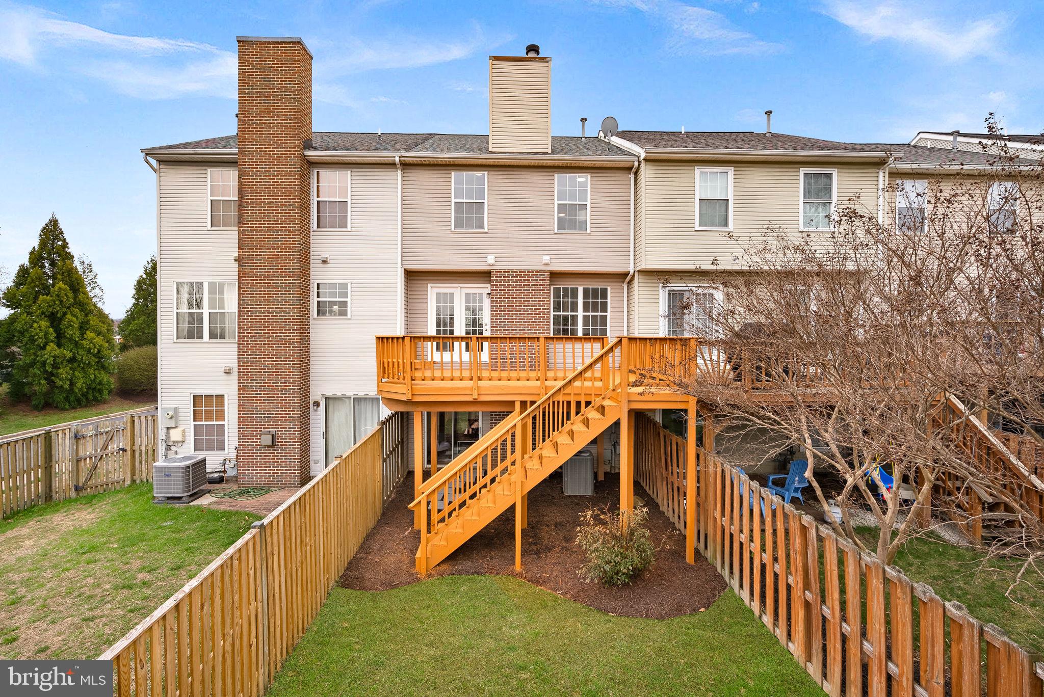 412 NIKKI TERRACE SE