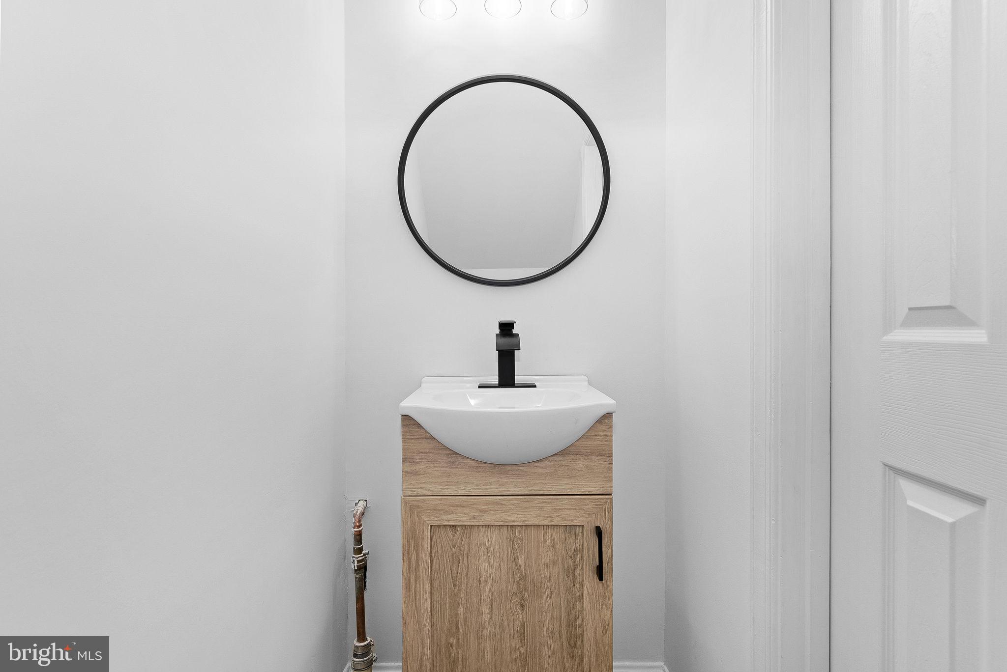 412 NIKKI TERRACE SE