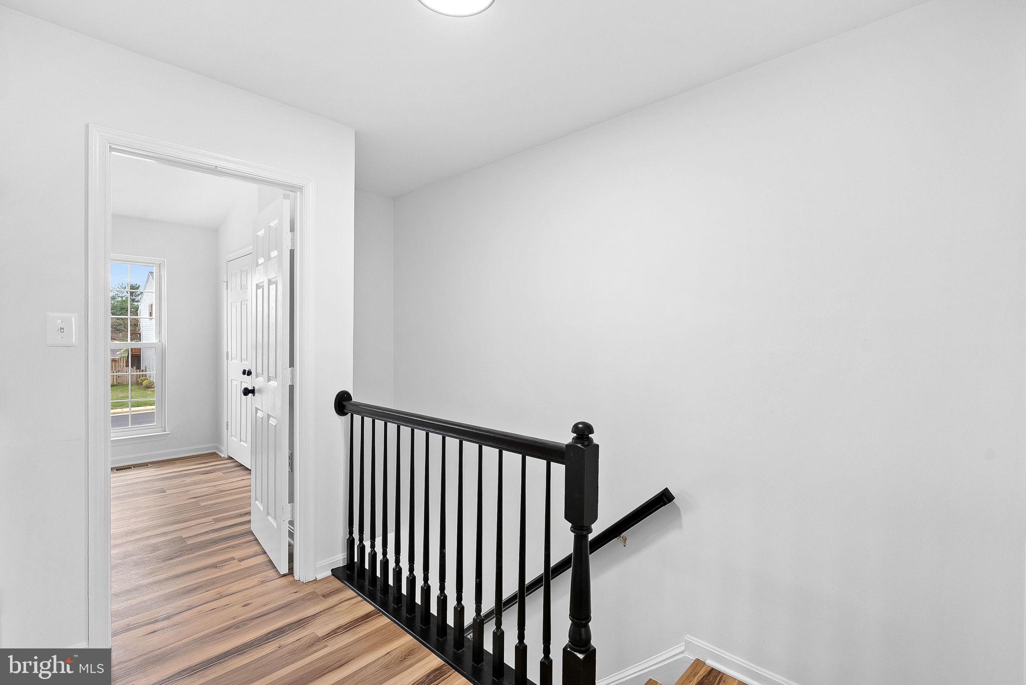 412 NIKKI TERRACE SE