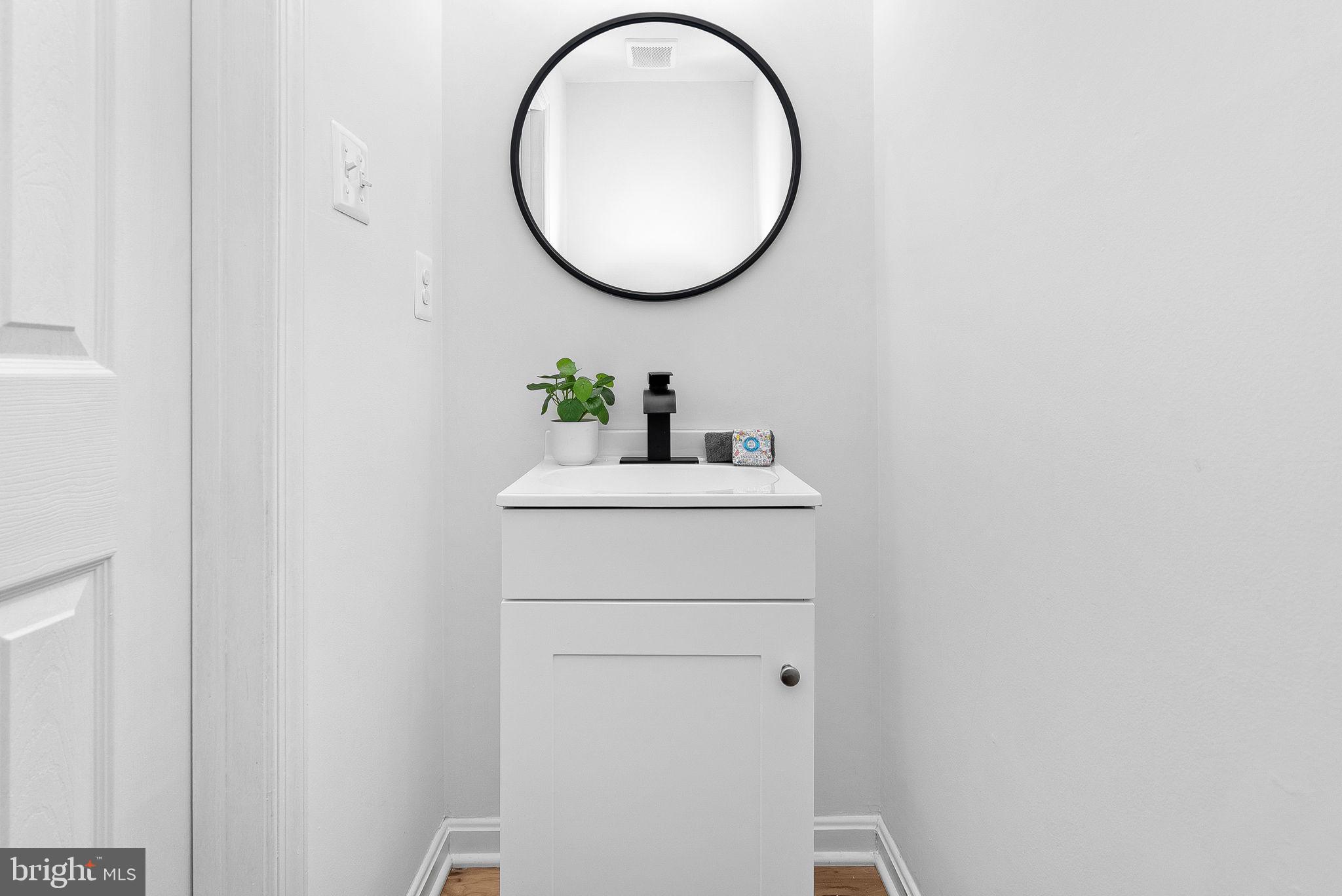 412 NIKKI TERRACE SE