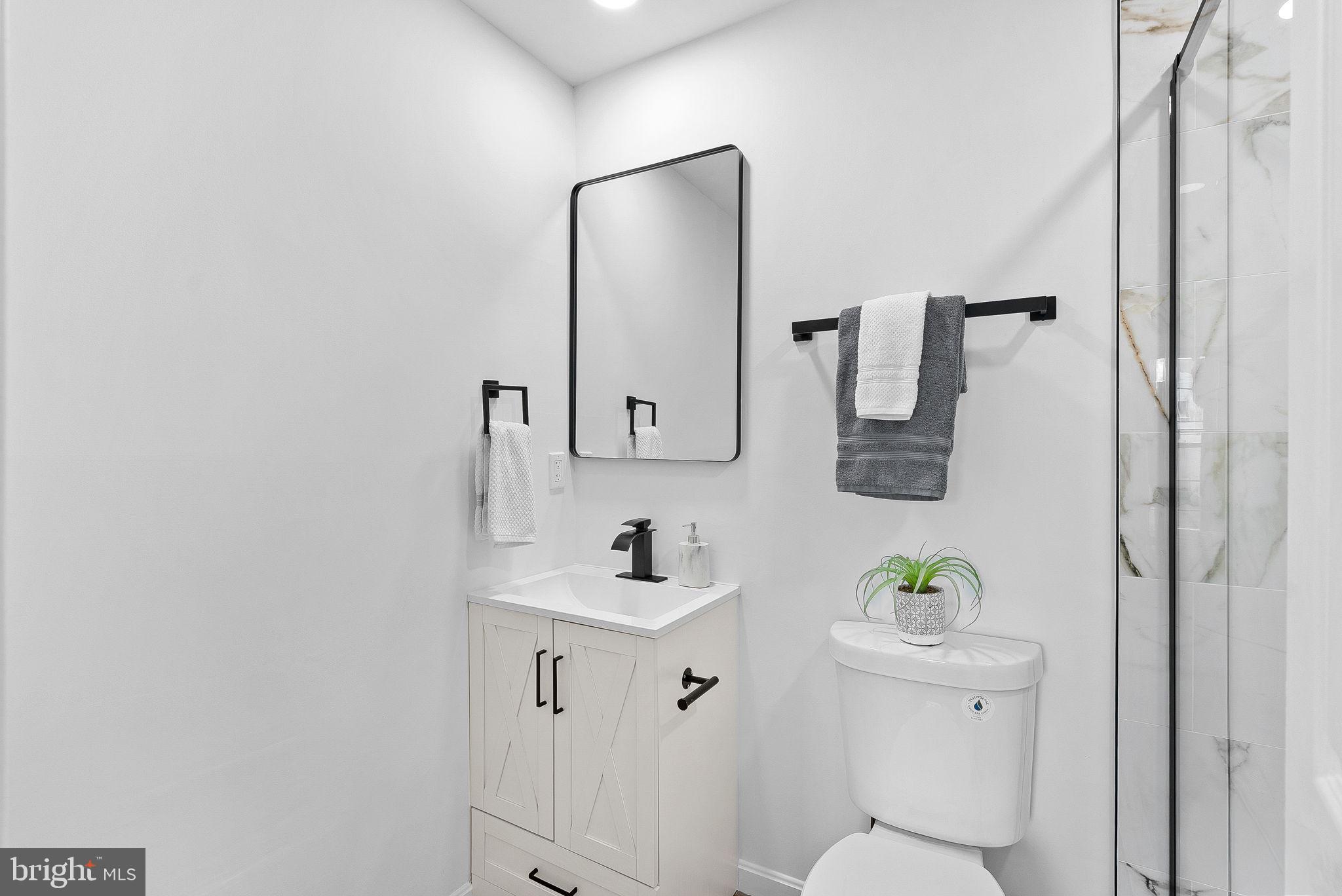 412 NIKKI TERRACE SE