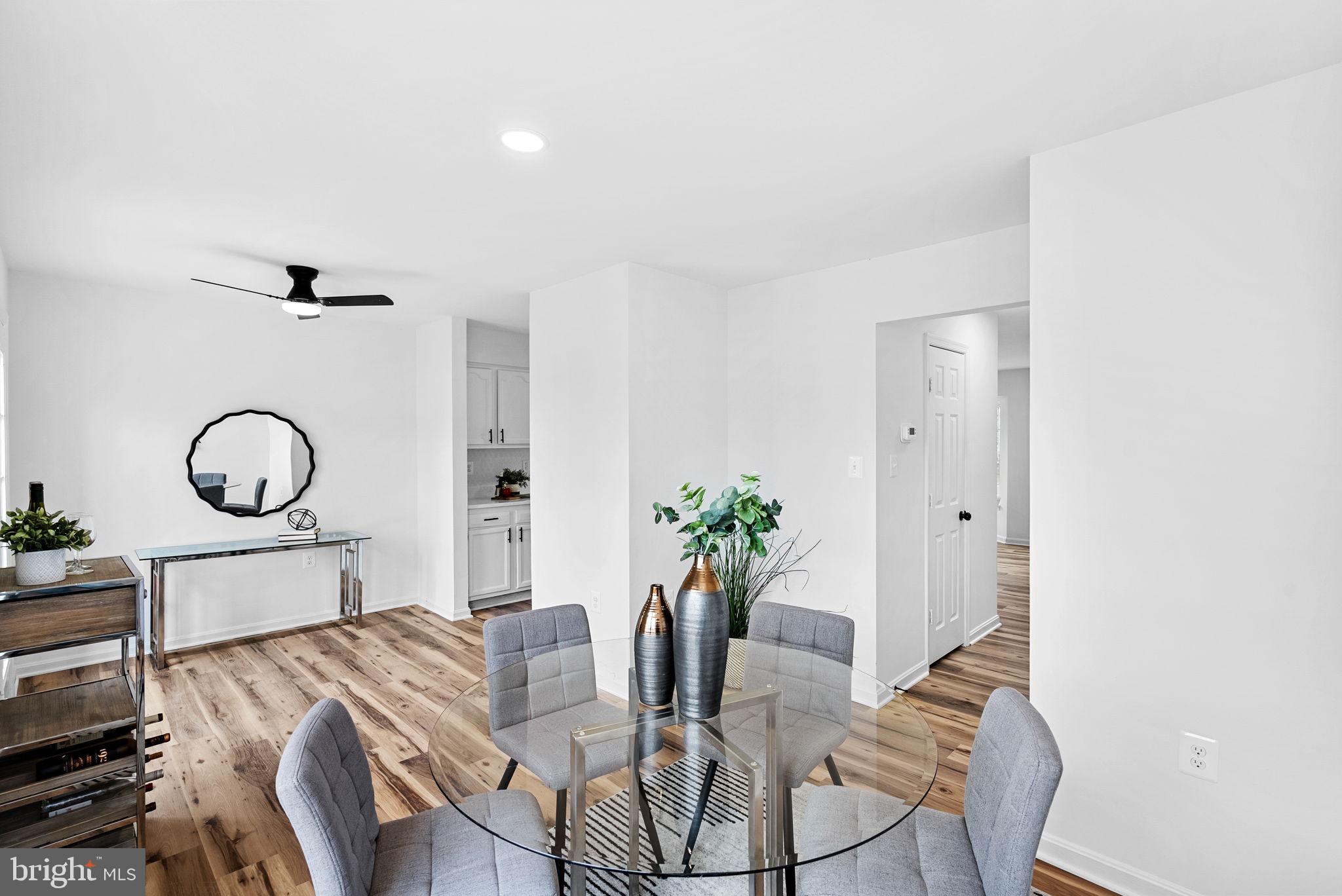 412 NIKKI TERRACE SE