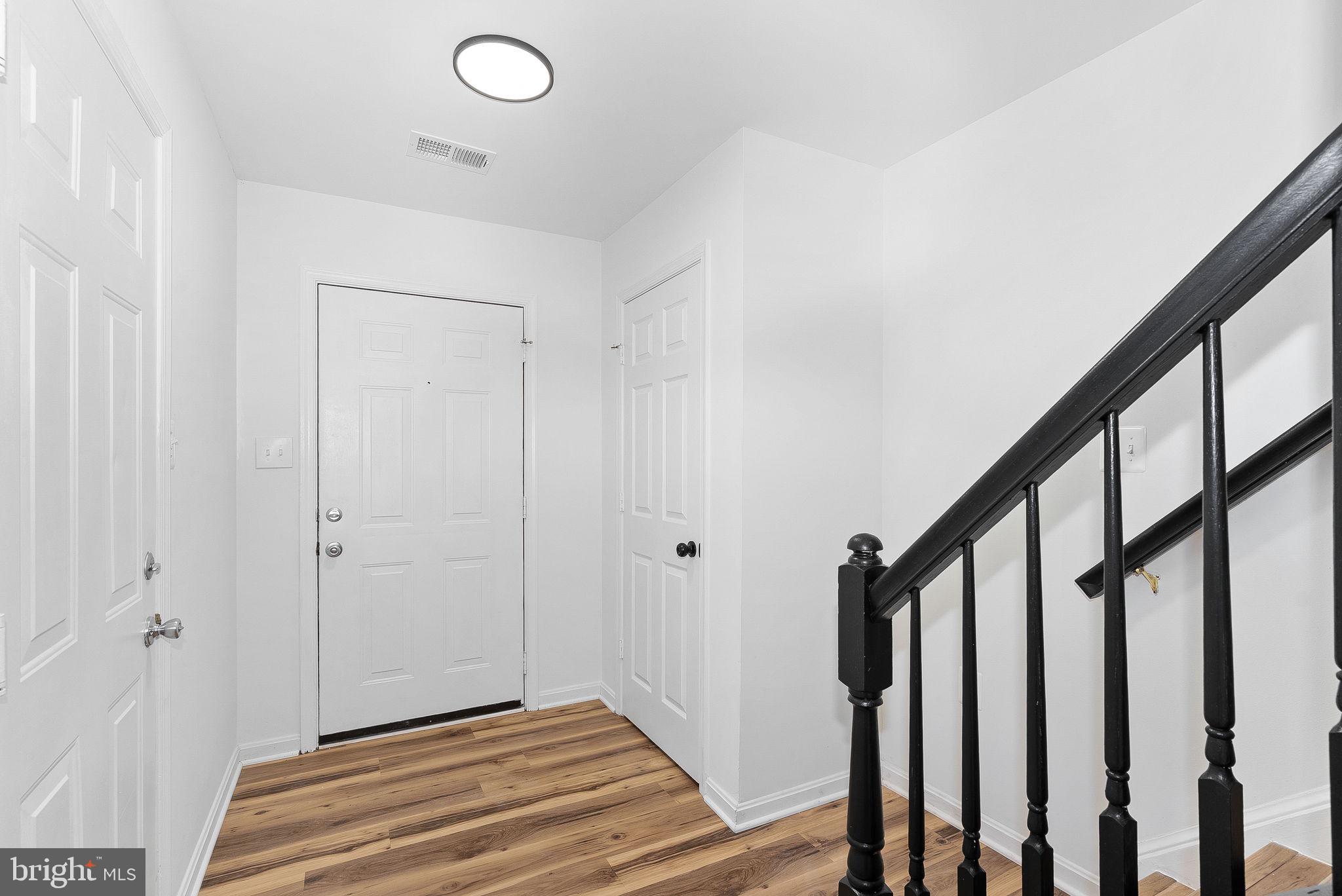 412 NIKKI TERRACE SE